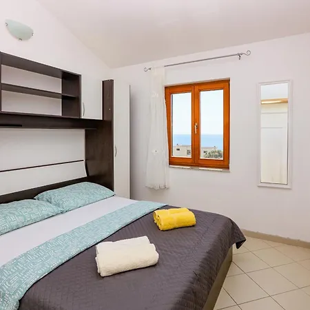 With Parking Space Zecevo Rtic, - 25680 * רוגוזניצה