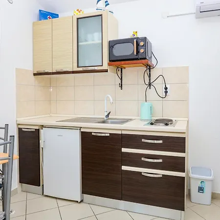 With Parking Space Zecevo Rtic, - 25680 רוגוזניצה