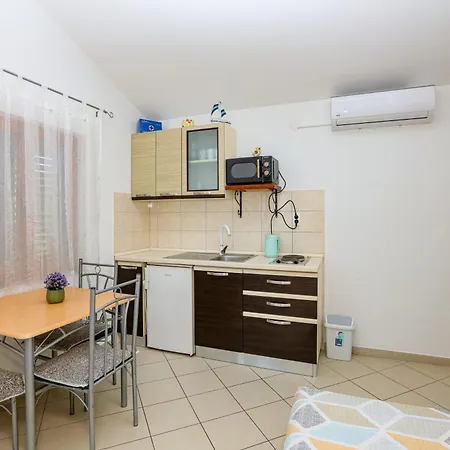 דירה With Parking Space Zecevo Rtic, - 25680