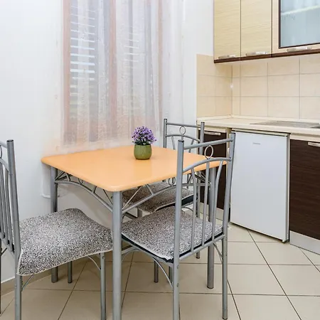 With Parking Space Zecevo Rtic, - 25680 דירה *