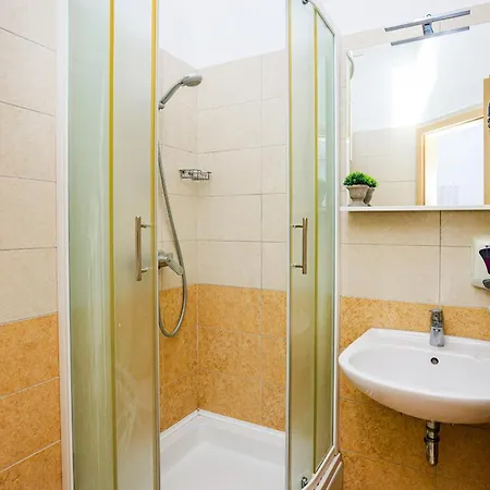 With Parking Space Zecevo Rtic, - 25680 דירה